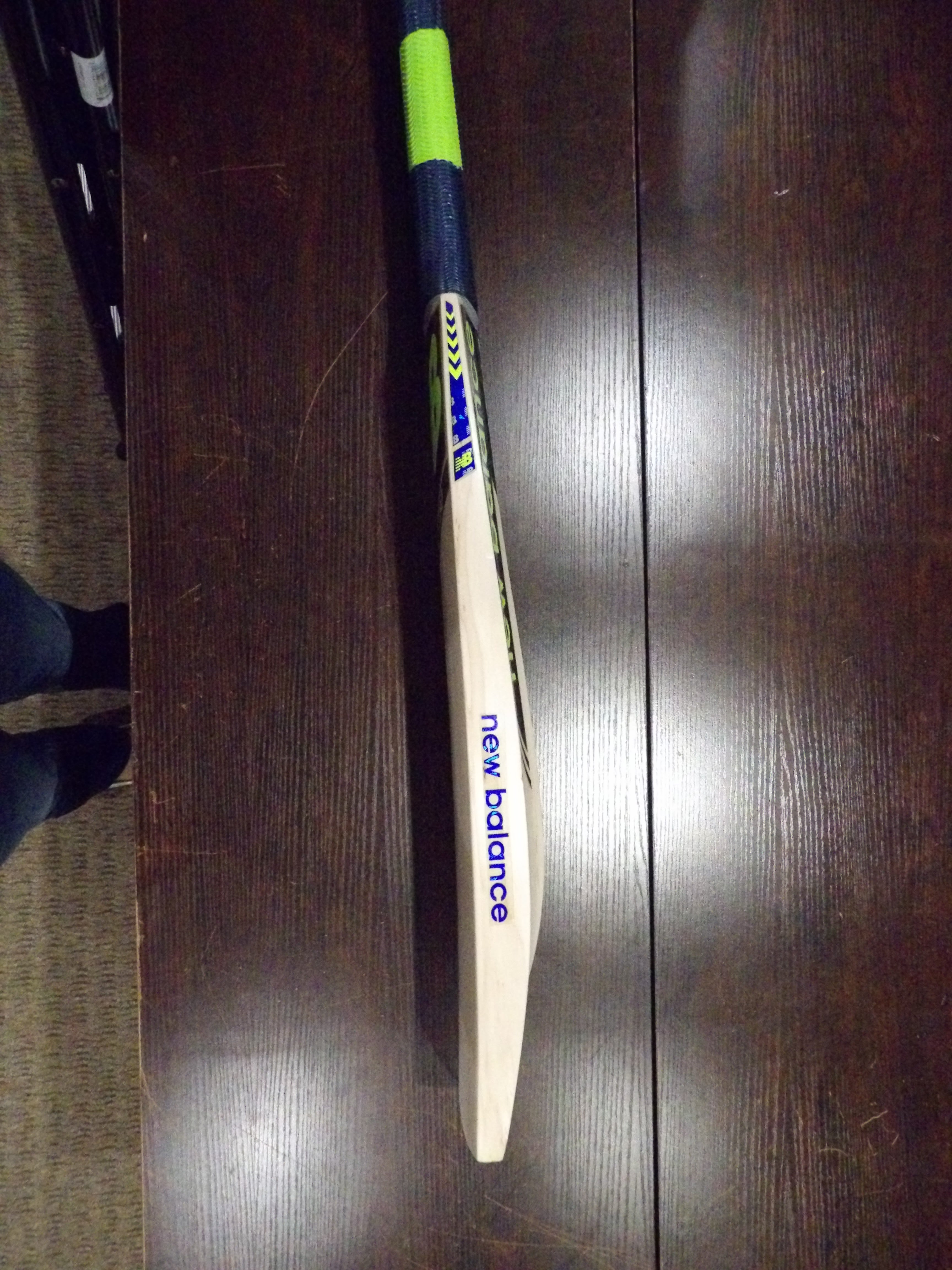 New Balance Cricket Bat DC-480 English Willow