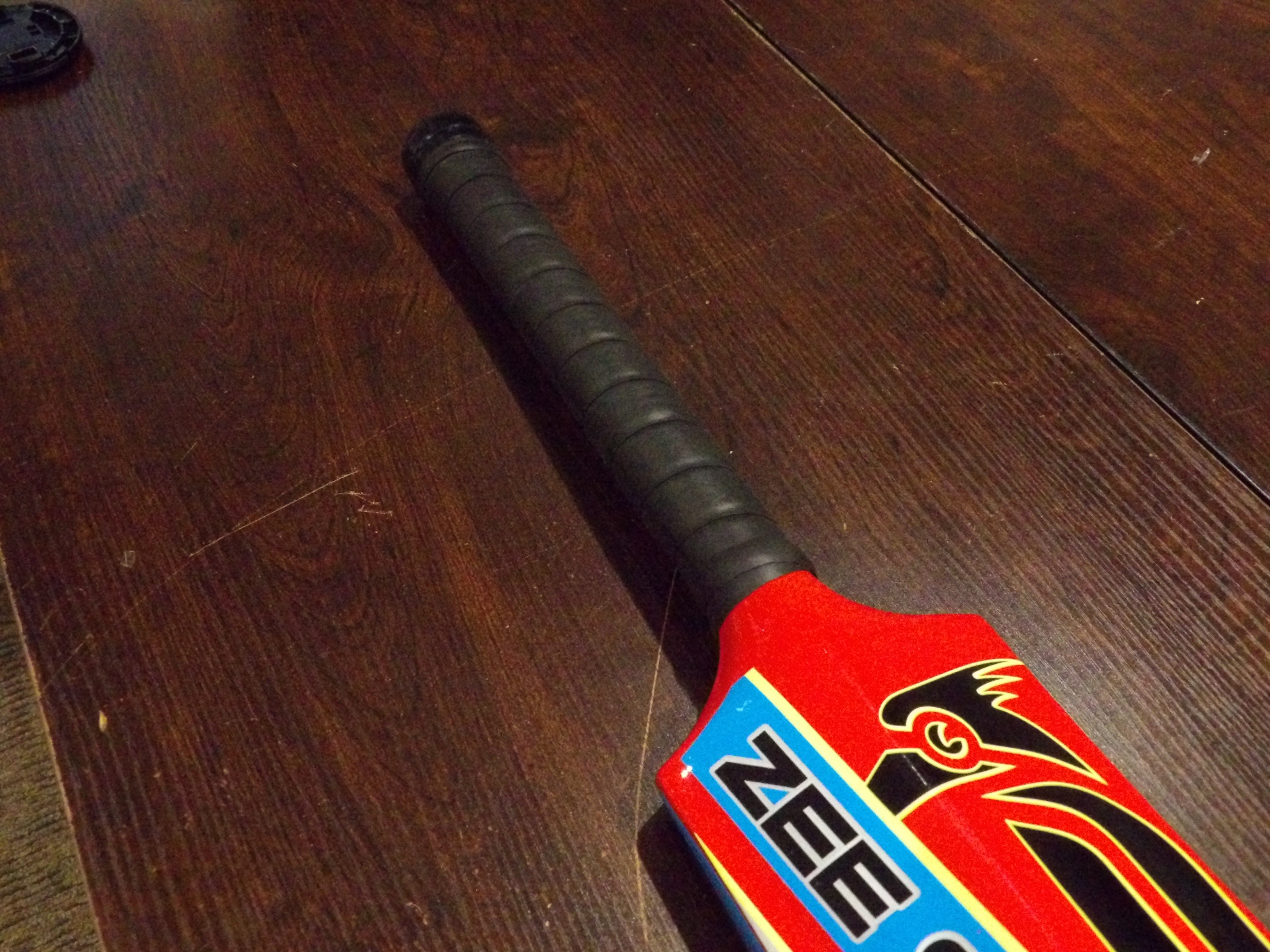 Zee Sports Cricket Bat Woodpecker Fiberglass Tennis Bat Red