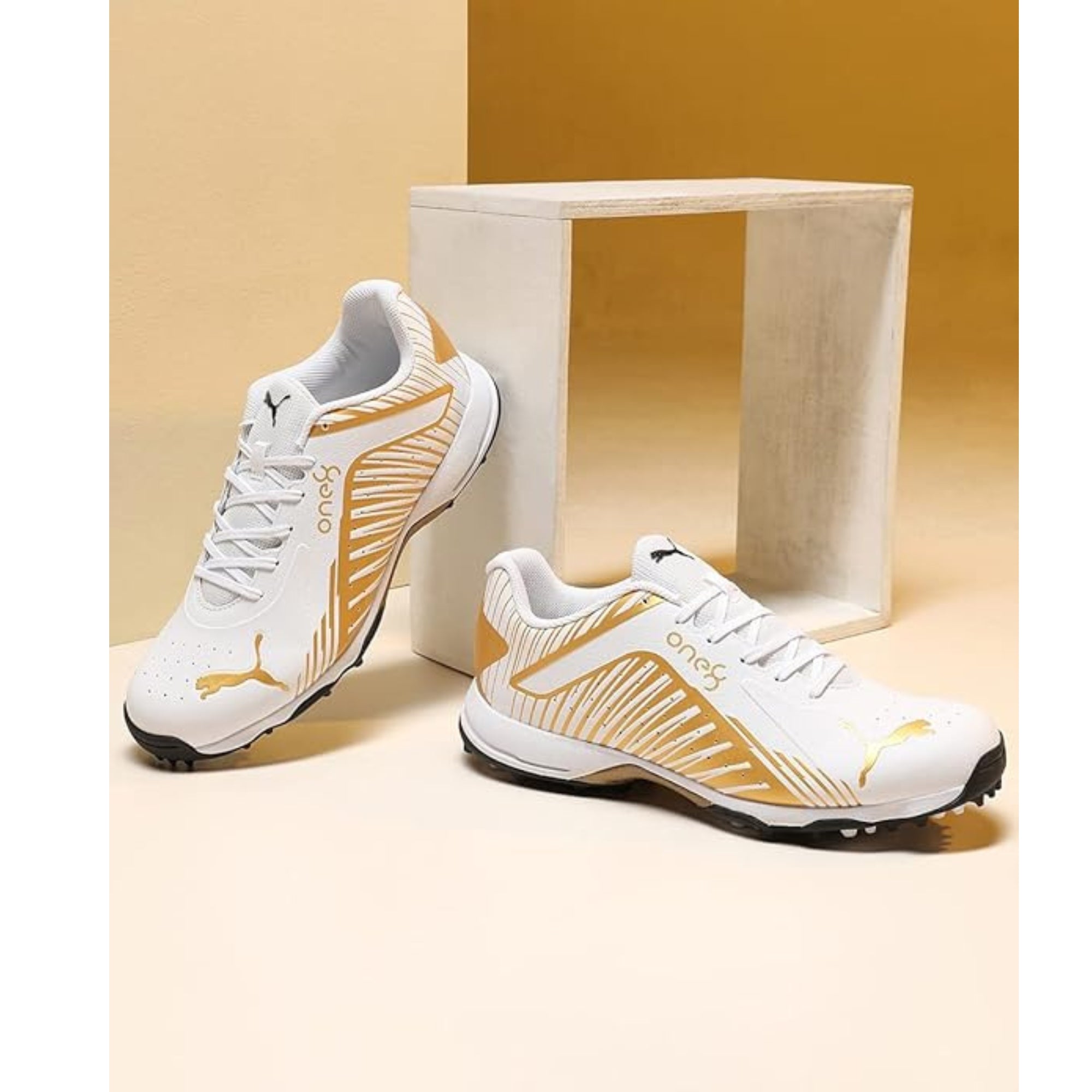 Puma Cricket Shoes One 8, Gold/White