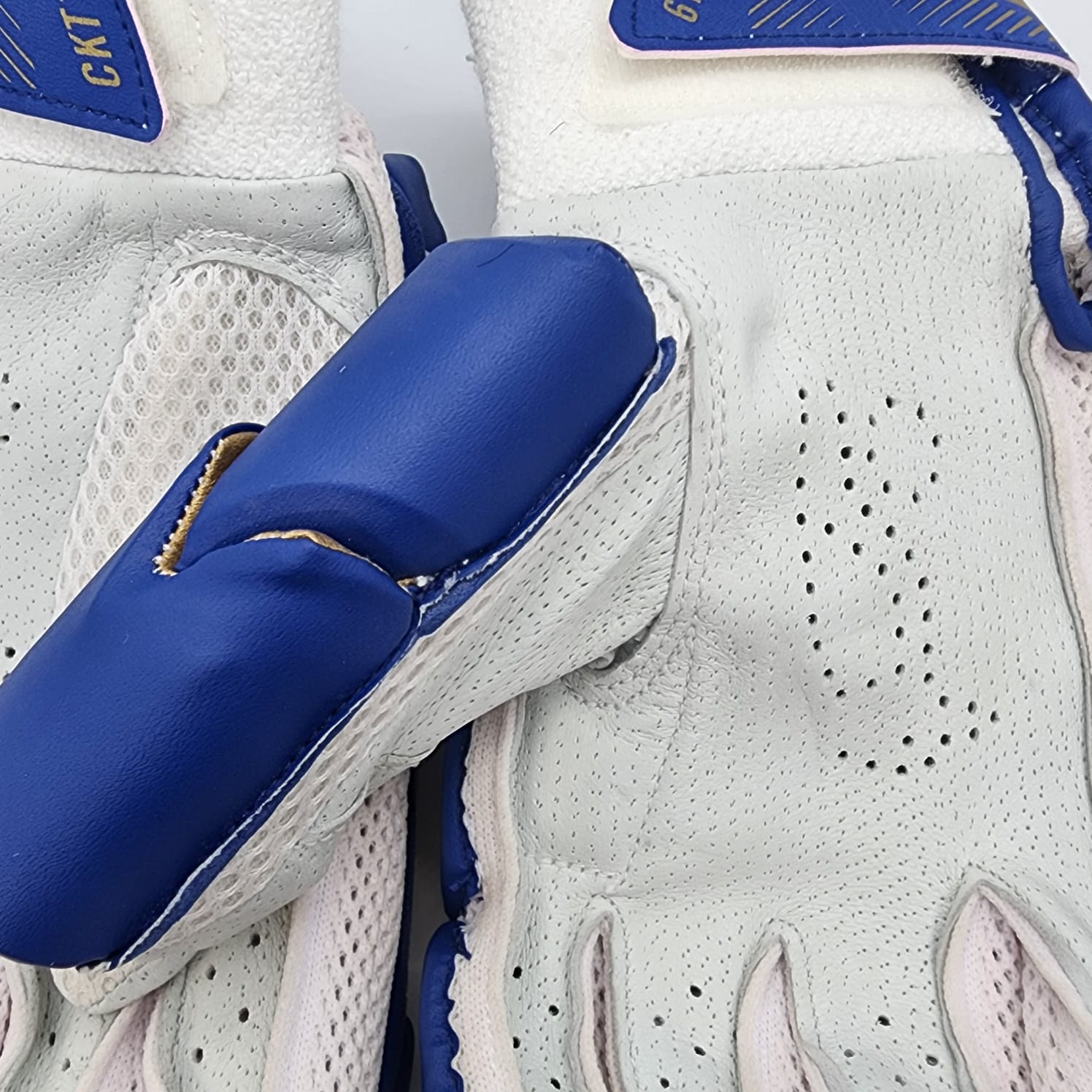 Kookaburra Batting Gloves, Men Size Half White-Black - For Right Hand Players